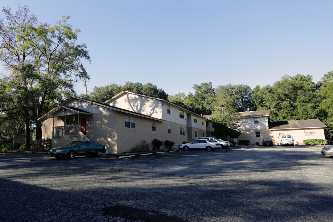 Creekside Woods Apartments in Jacksonville, FL - Building Photo