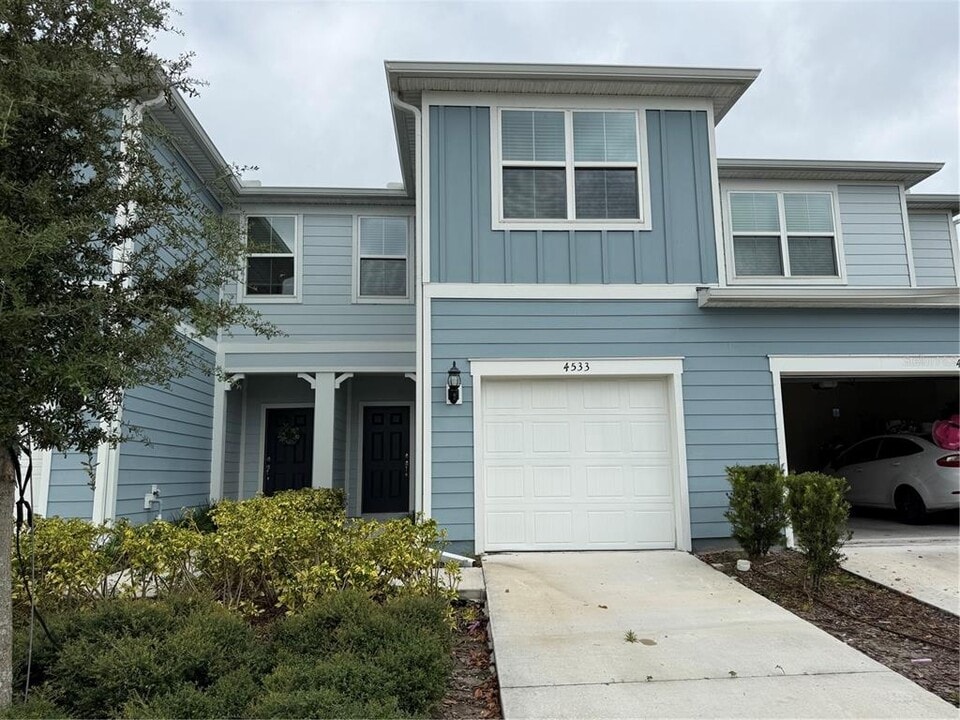 4533 Sparkling Shell Ave in Kissimmee, FL - Building Photo
