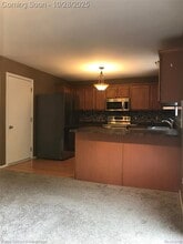 233 Tucker St in Pontiac, MI - Building Photo - Building Photo