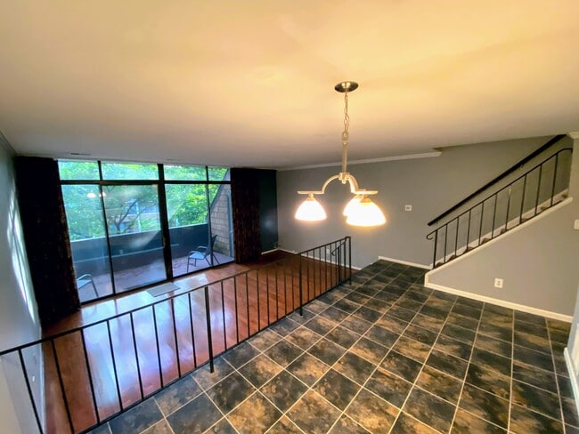 property at 2226 S Quincy St