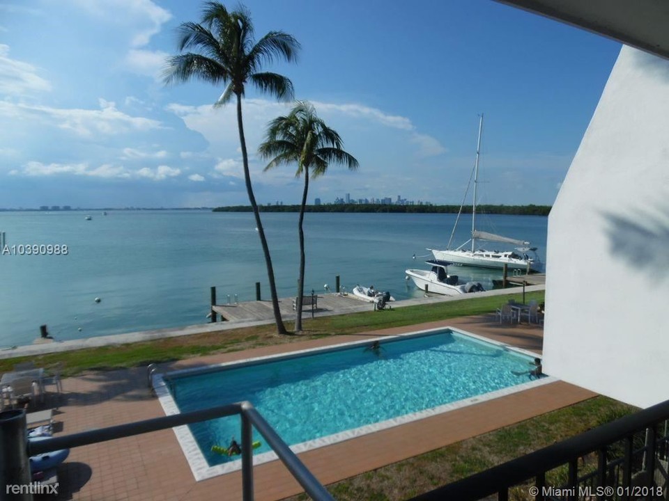 166 Harbor Dr-Unit -# 14C in Key Biscayne, FL - Building Photo