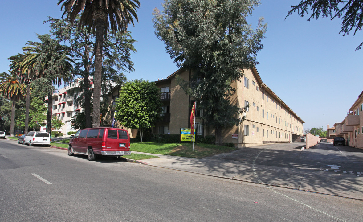 Terra Grande Apartments in Van Nuys, CA - Building Photo