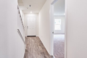 729 Daniel Freeman Cir in Inglewood, CA - Building Photo - Building Photo