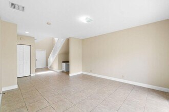 809 Talia Cir in Lake Worth Beach, FL - Building Photo - Building Photo