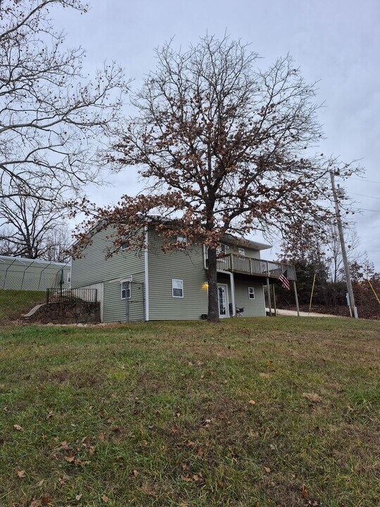 27886 MO-5 in Gravois Mills, MO - Building Photo