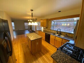 4633 Canyon Ridge Ln in Reno, NV - Building Photo - Building Photo