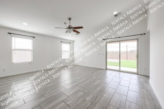 24424 N 164th Dr in Surprise, AZ - Foto de edificio - Building Photo