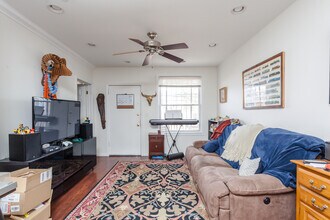 3841 N Bernard St-Unit -1R in Chicago, IL - Building Photo - Building Photo