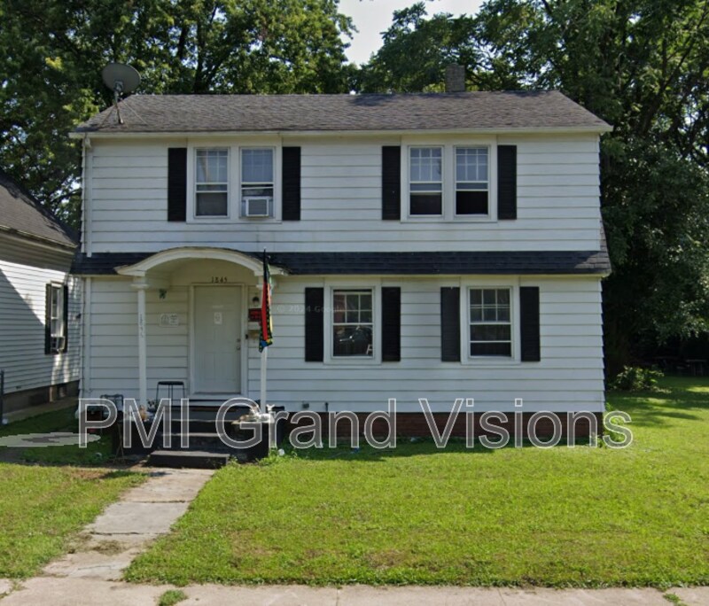 1845 E N St in Decatur, IL - Building Photo