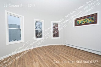 44 Grand St in Worcester, MA - Building Photo - Building Photo
