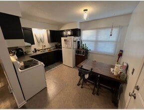 3719 Kalamazoo Ave SE in Grand Rapids, MI - Foto de edificio - Building Photo