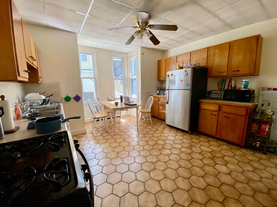 29 Capen St in Medford, MA - Building Photo