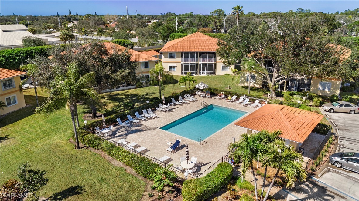 1758 Reuven Cir in Naples, FL - Building Photo