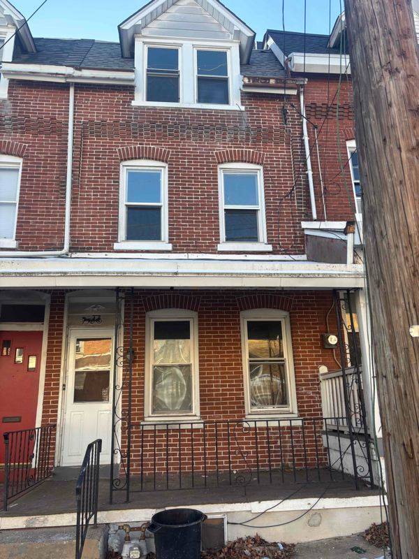 812 W Elm St in Norristown, PA - Building Photo - Building Photo