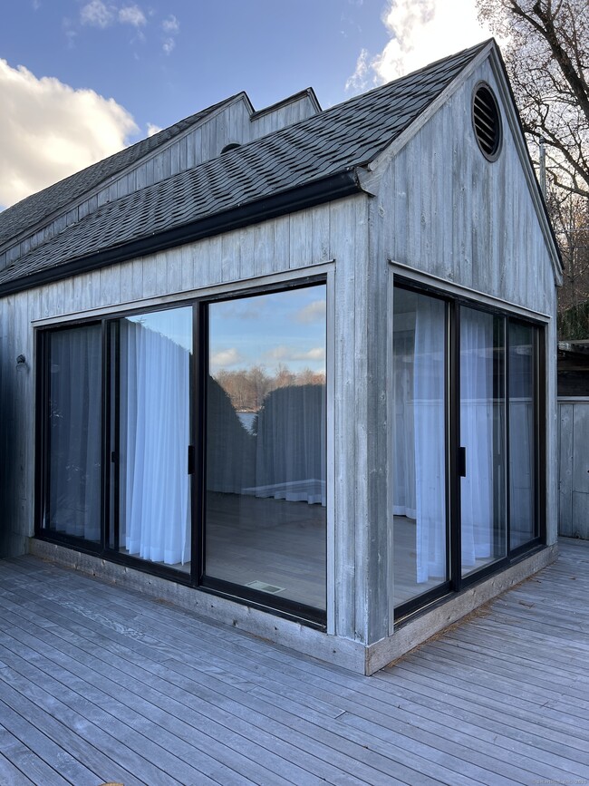 property at 230 Mamanasco Rd