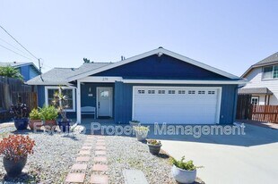 279 Maple Rd in Thousand Oaks, CA - Building Photo