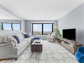 85 E India Row, Unit 22 in Boston, MA - Building Photo - Building Photo