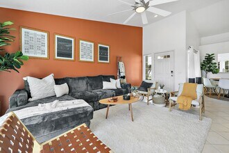 699 Vista Lago Cir N in Palm Desert, CA - Building Photo - Building Photo