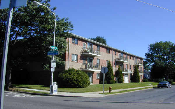 Grant Terrace Apartments in Philadelphia, PA - Foto de edificio