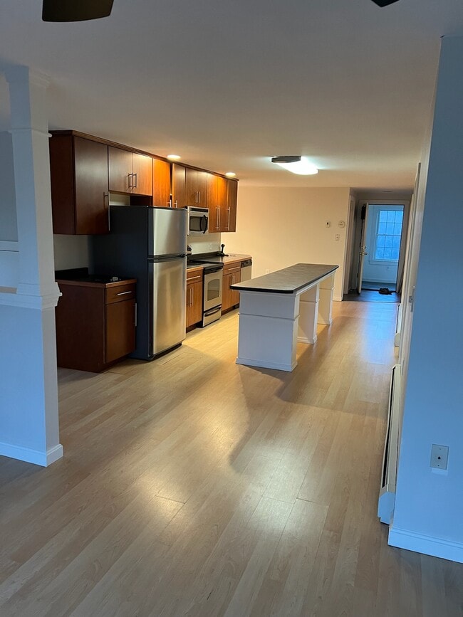 320 Ridge Rd, Unit B