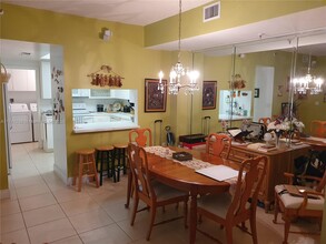 9755 NW 52nd St in Doral, FL - Building Photo - Building Photo