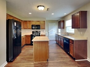 6624 Coppel Ct in Indianapolis, IN - Foto de edificio - Building Photo