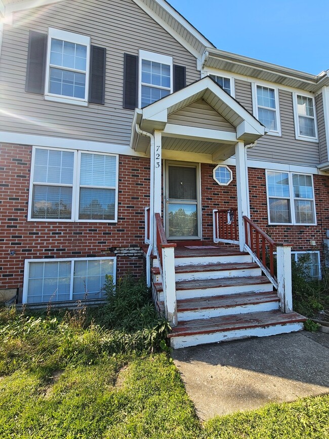 property at 723 Tiffany Ct