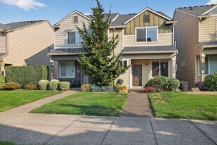 2550 Carson Loop in Forest Grove, OR - Building Photo