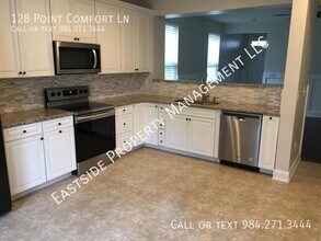 128 Point Comfort Ln in Cary, NC - Building Photo - Building Photo