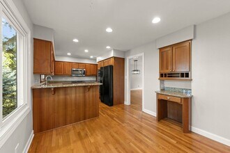 10S160 Alma Ln in Naperville, IL - Building Photo - Building Photo