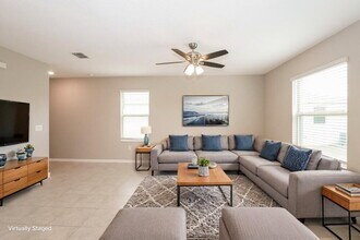 353 Citrus Pointe Dr in Davenport, FL - Foto de edificio - Building Photo