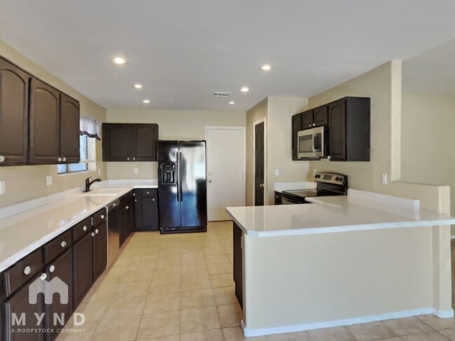 672 W Barrus St in Casa Grande, AZ - Building Photo - Building Photo