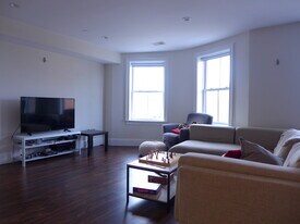 8 Newcomb St in Boston, MA - Building Photo