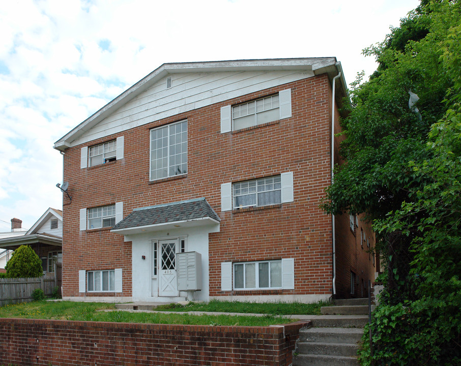 405 W Wood St in Norristown, PA - Building Photo