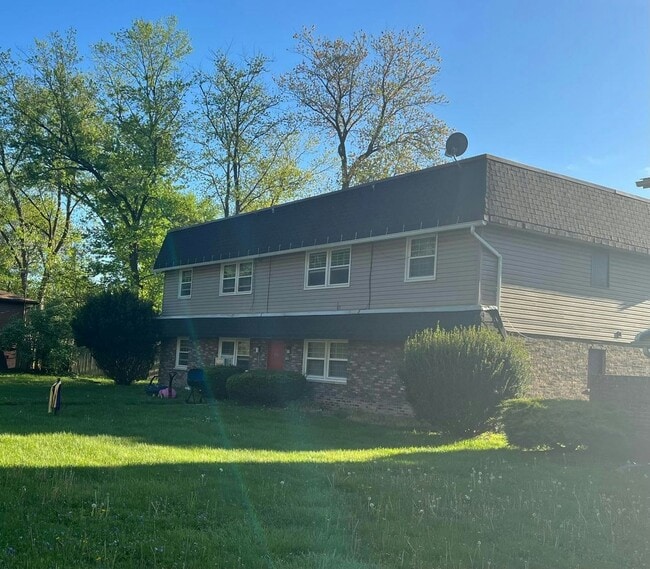 property at 2000 Warren St