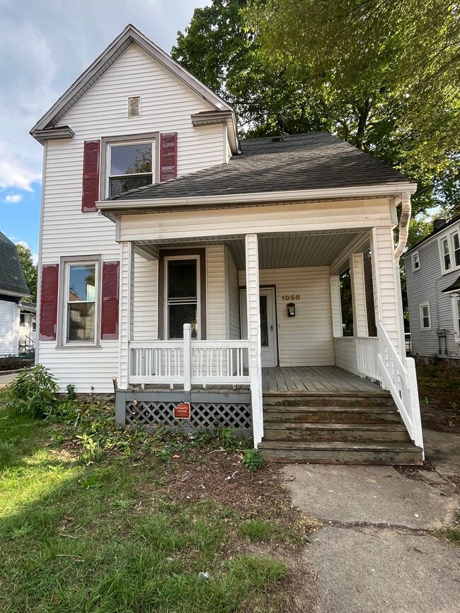 property at 1050 Thomas St SE