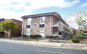 1431 Pearl St Apartments