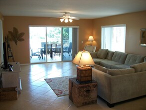 8911 Lake Dr in Cape Canaveral, FL - Building Photo - Building Photo