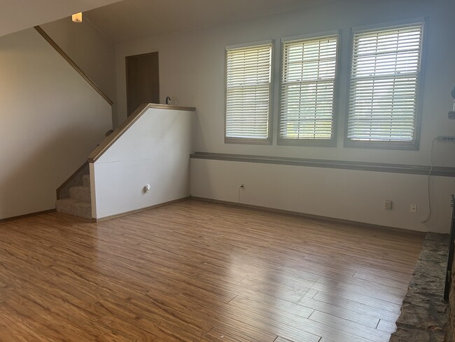 property at 2409 N Bramblewood St