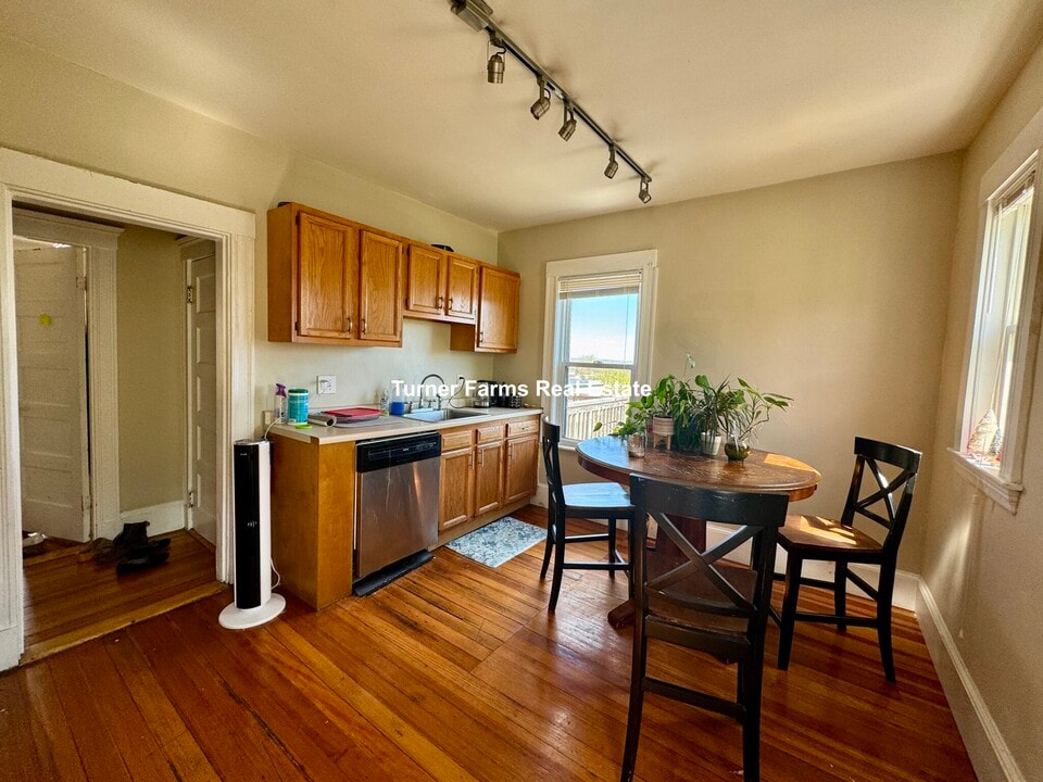 101 Heath St, Unit 2 in Somerville, MA - Building Photo