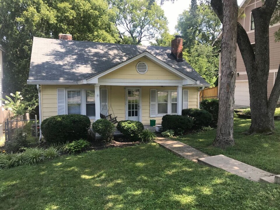 306 53rd Ave N in Nashville, TN - Foto de edificio