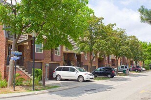 Willowood Townhomes in Toronto, ON - Building Photo