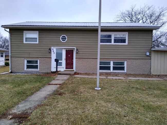 property at 905 Sprague Rd