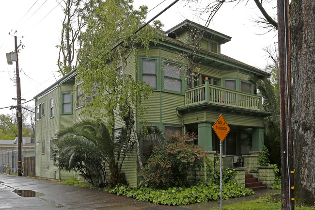 719 19th St in Sacramento, CA - Foto de edificio - Building Photo