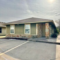 2300 S 3rd St in Waco, TX - Building Photo