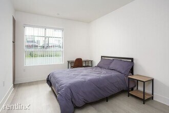 1301 Brockton Ave-Unit -Apt 108 in Los Angeles, CA - Building Photo - Building Photo
