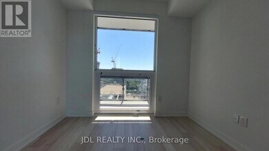 39 Roehampton Ave in Toronto, ON - Building Photo - Building Photo