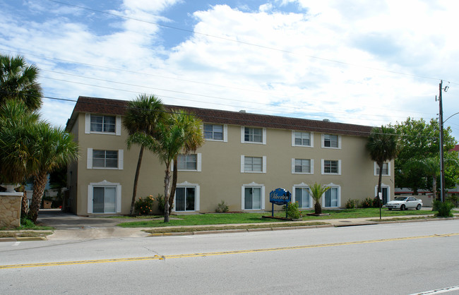 421 Silver Beach Ave in Daytona Beach, FL - Building Photo - Building Photo