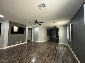 10085 Cloud Break St in Las Vegas, NV - Building Photo - Building Photo