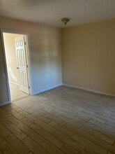 5860 22nd Ave N in St. Petersburg, FL - Building Photo - Building Photo